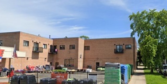 5911 N Northwest Highway Unit: 205