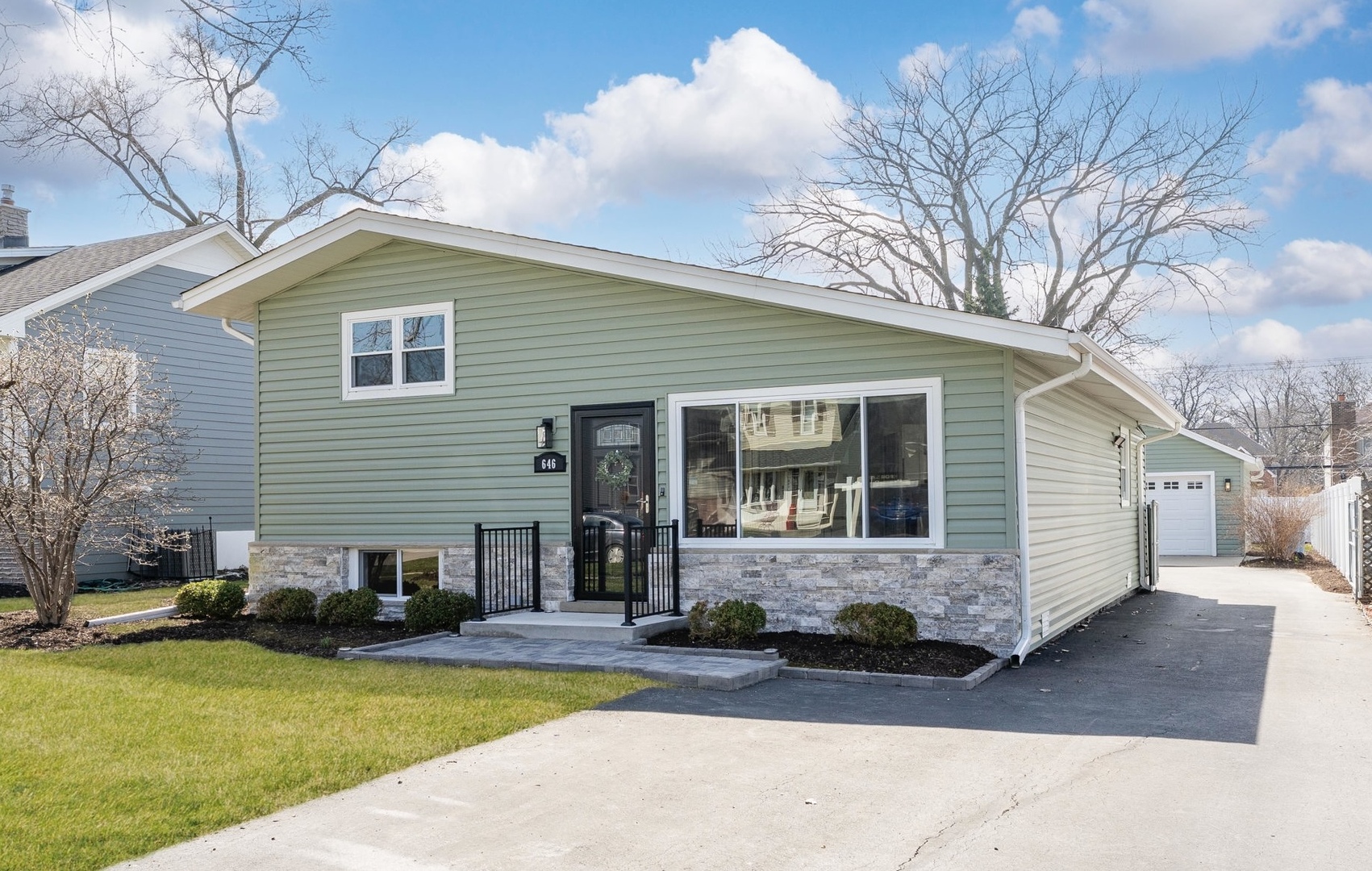 646 W Babcock Avenue