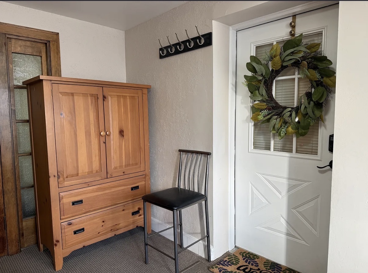 6010 W Seminole Street Unit: GDN