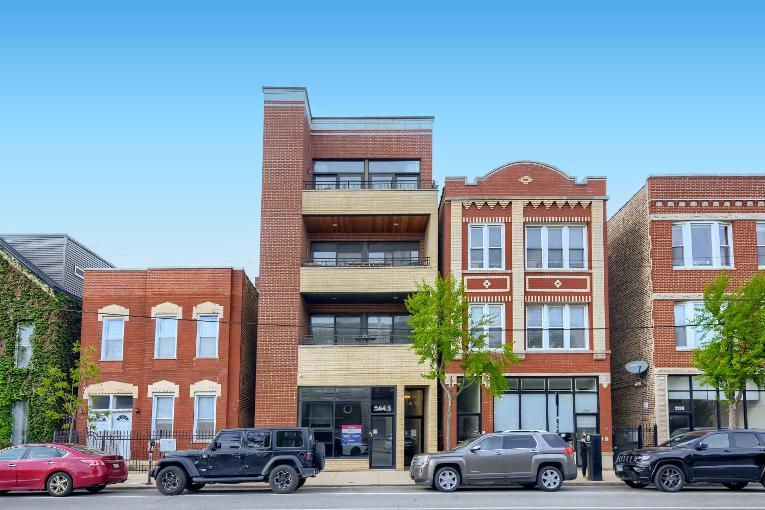 2142 W Chicago Avenue Unit: 4