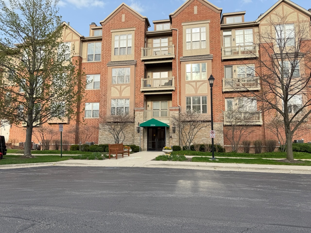1914 Farnsworth Lane Unit: 305