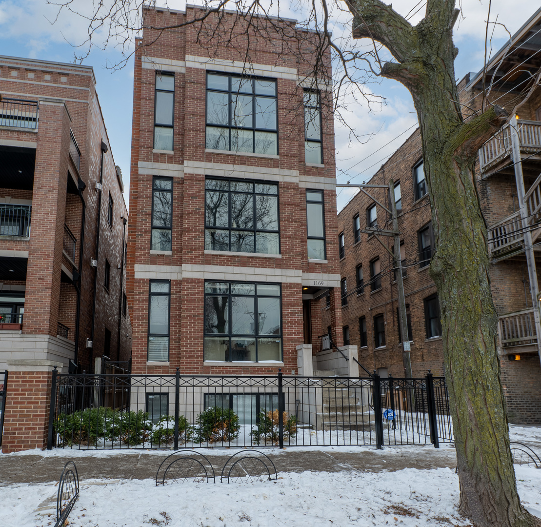 1169 W EDDY Street Unit: 201