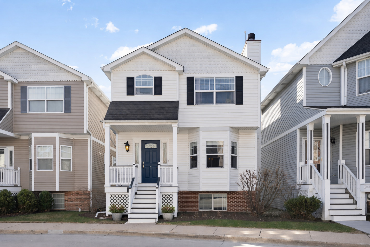 3834 N Milwaukee Court