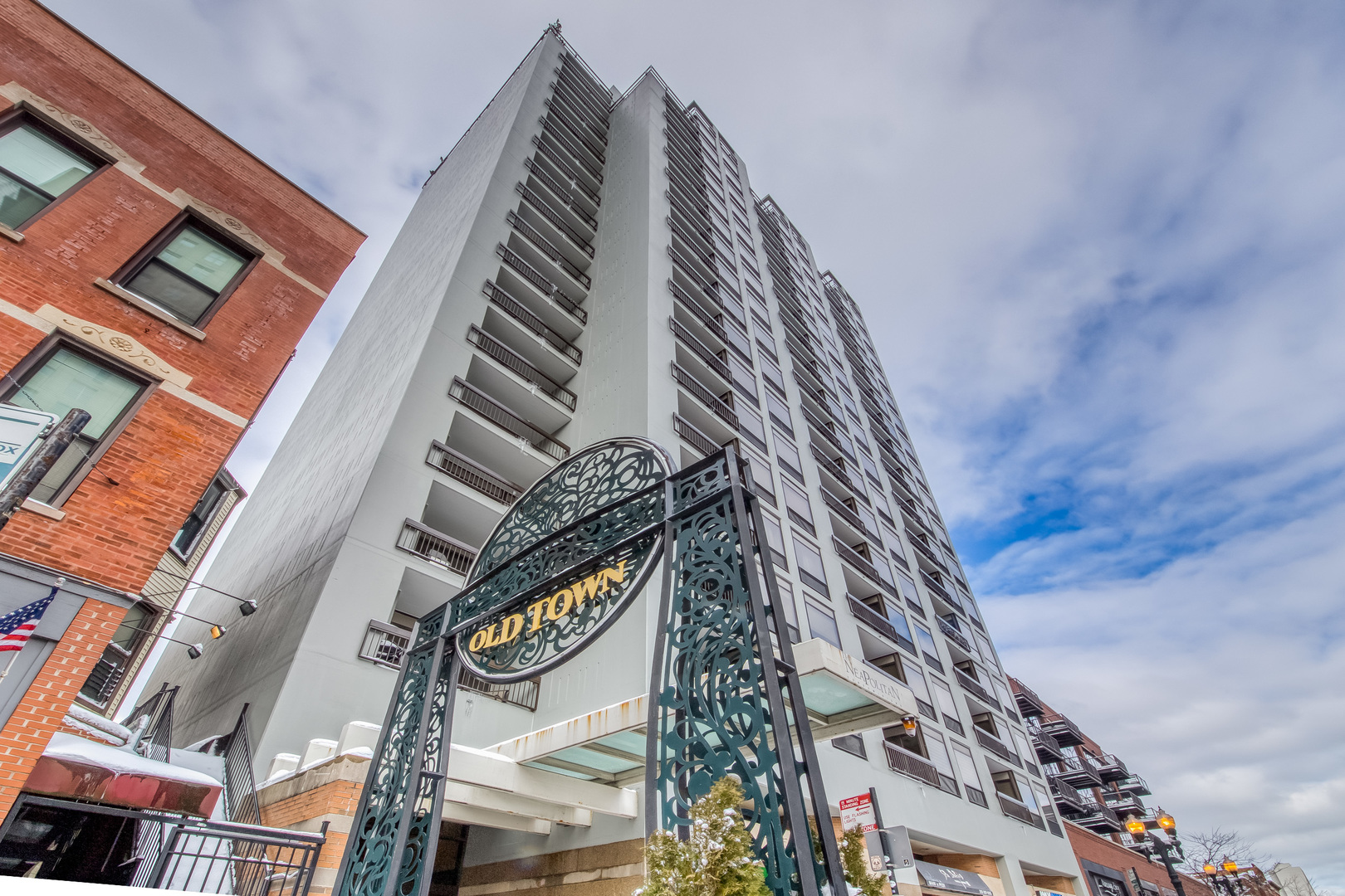 1212 N Wells Street Unit: 1401