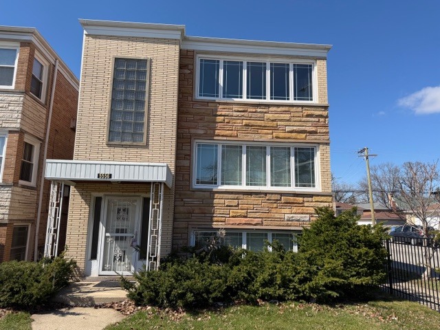 5556 N Central Avenue Unit: 3