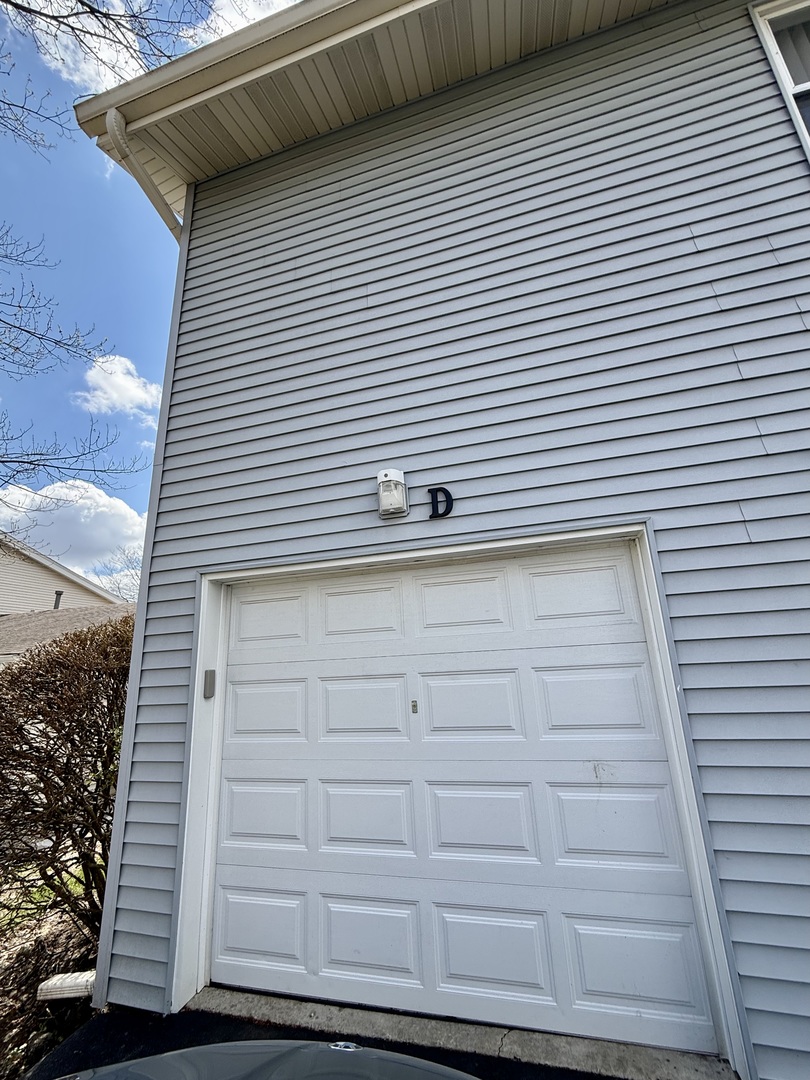 330 Hampton Court Unit: D