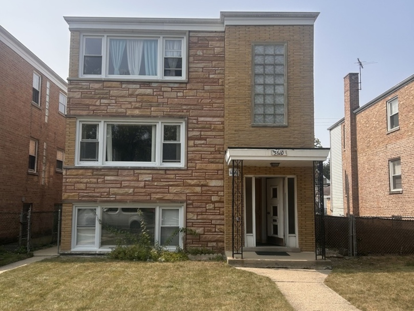 5610 N Central Avenue Unit: 2