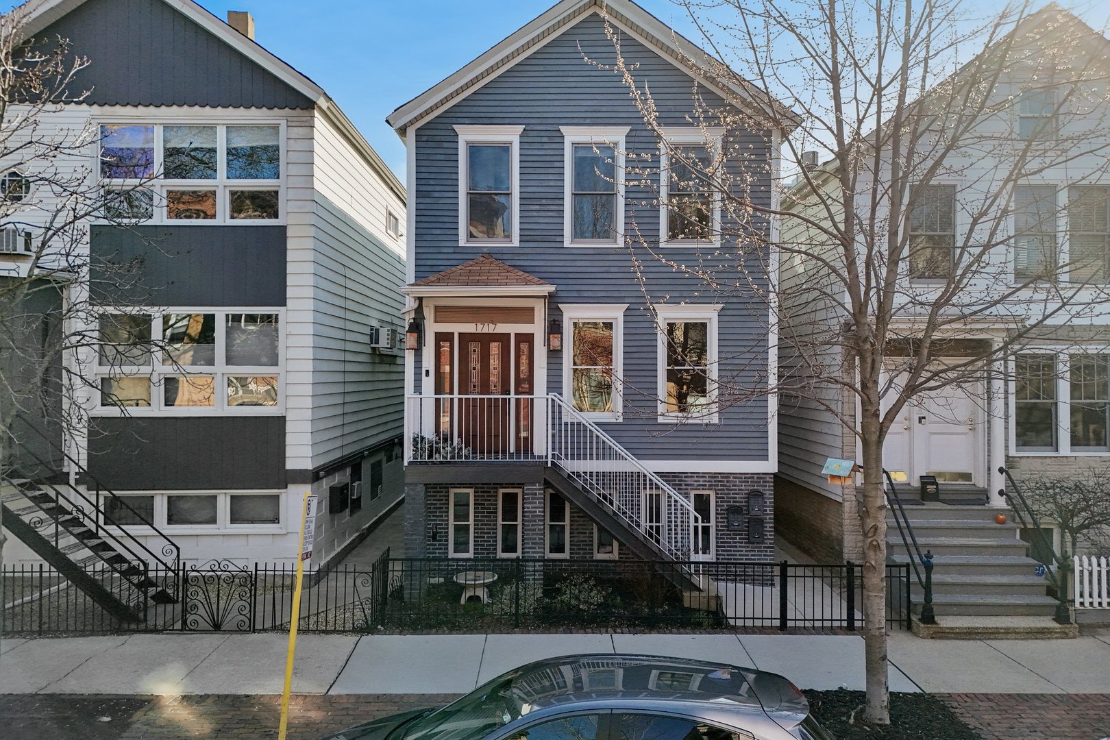 1717 N Hudson Avenue