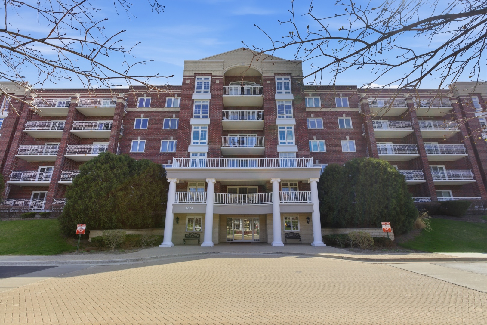 7051 W Touhy Avenue Unit: 610
