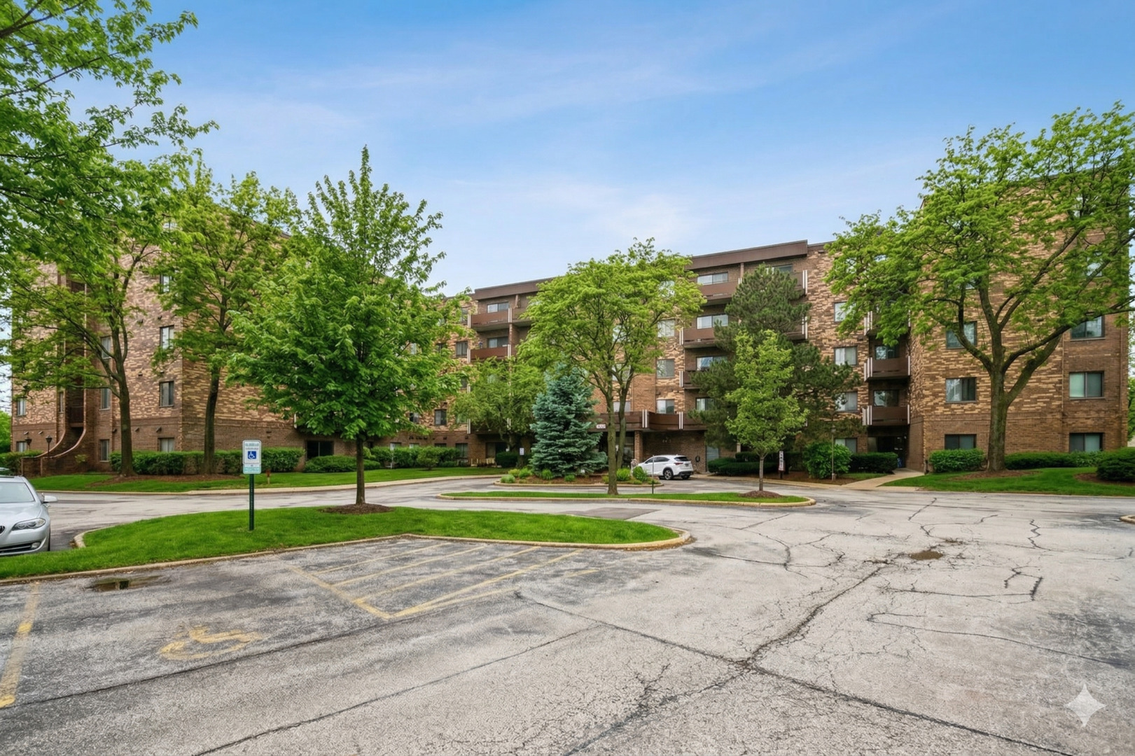 700 Wellington Avenue Unit: 504