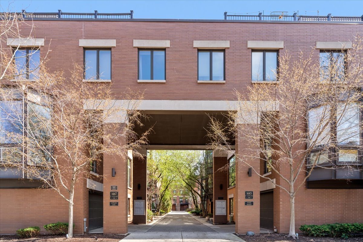 1447 N CLEVELAND Avenue Unit: G