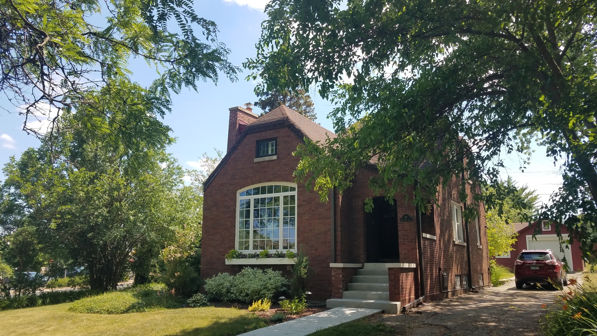 19 W Hattendorf Avenue