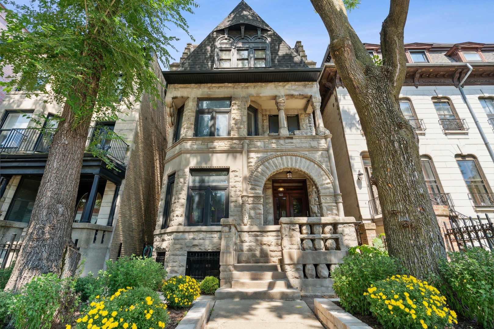 922 W FULLERTON Avenue Unit: 2