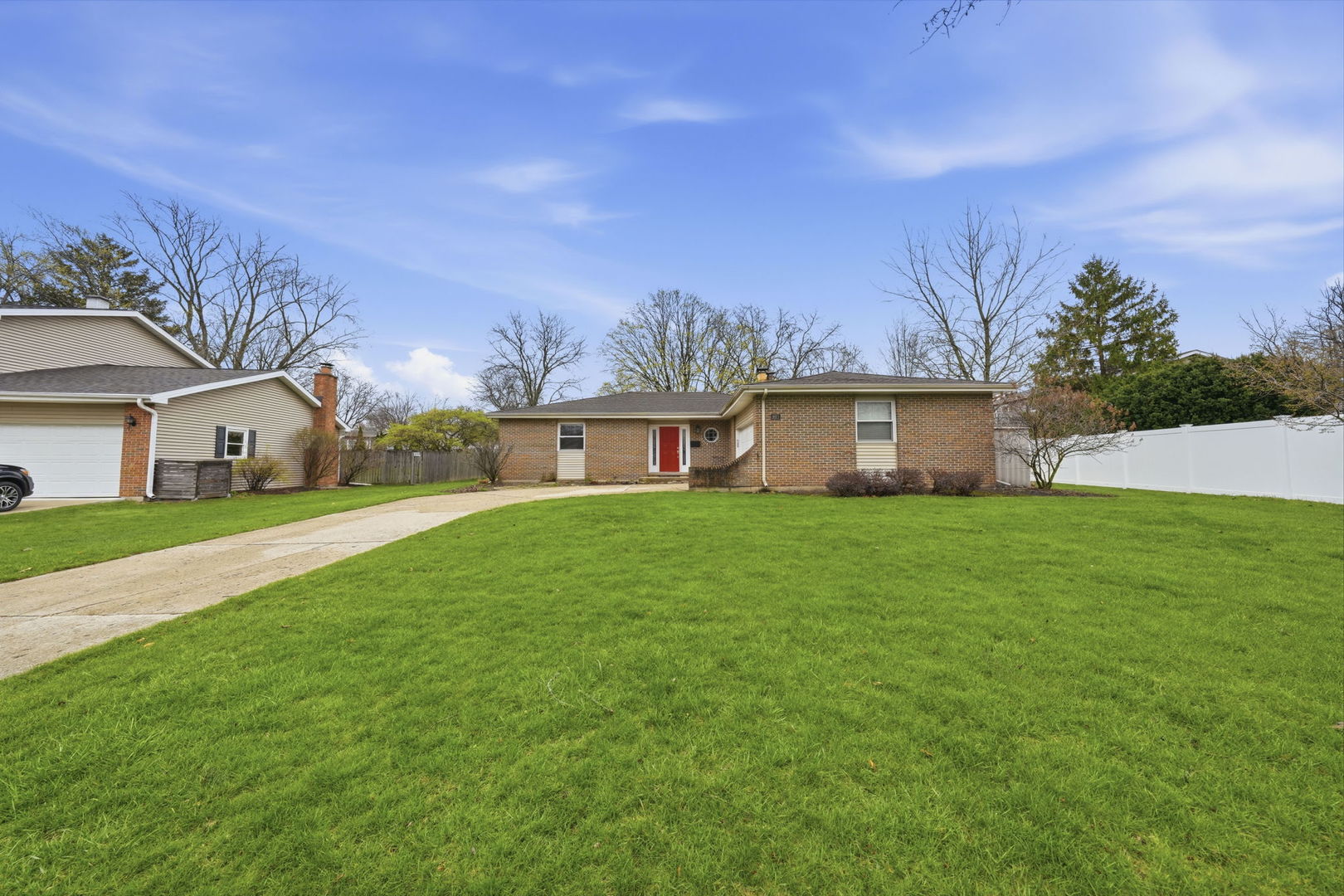 2011 Brentwood Lane E