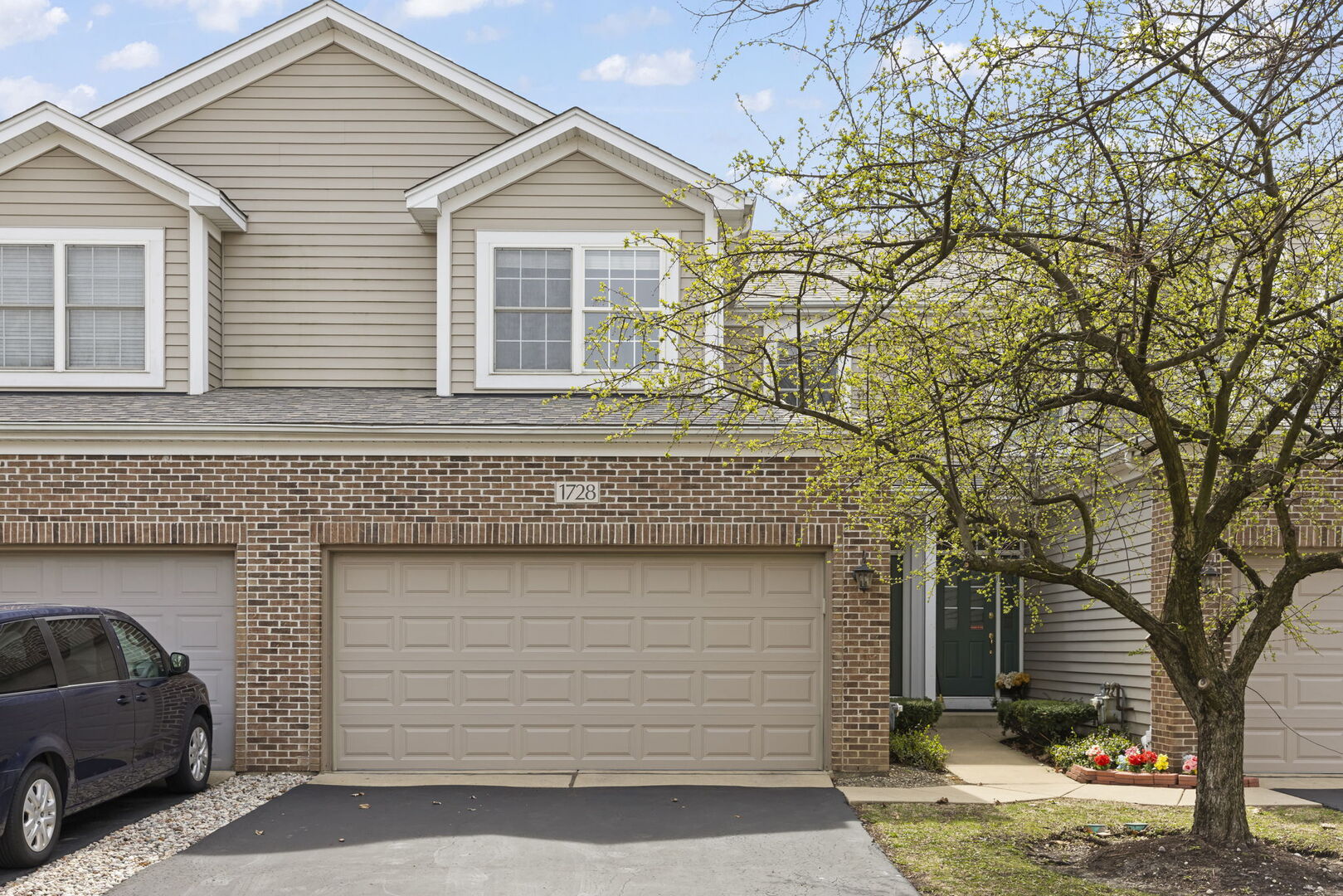 1728 Pershing Avenue Unit: 3