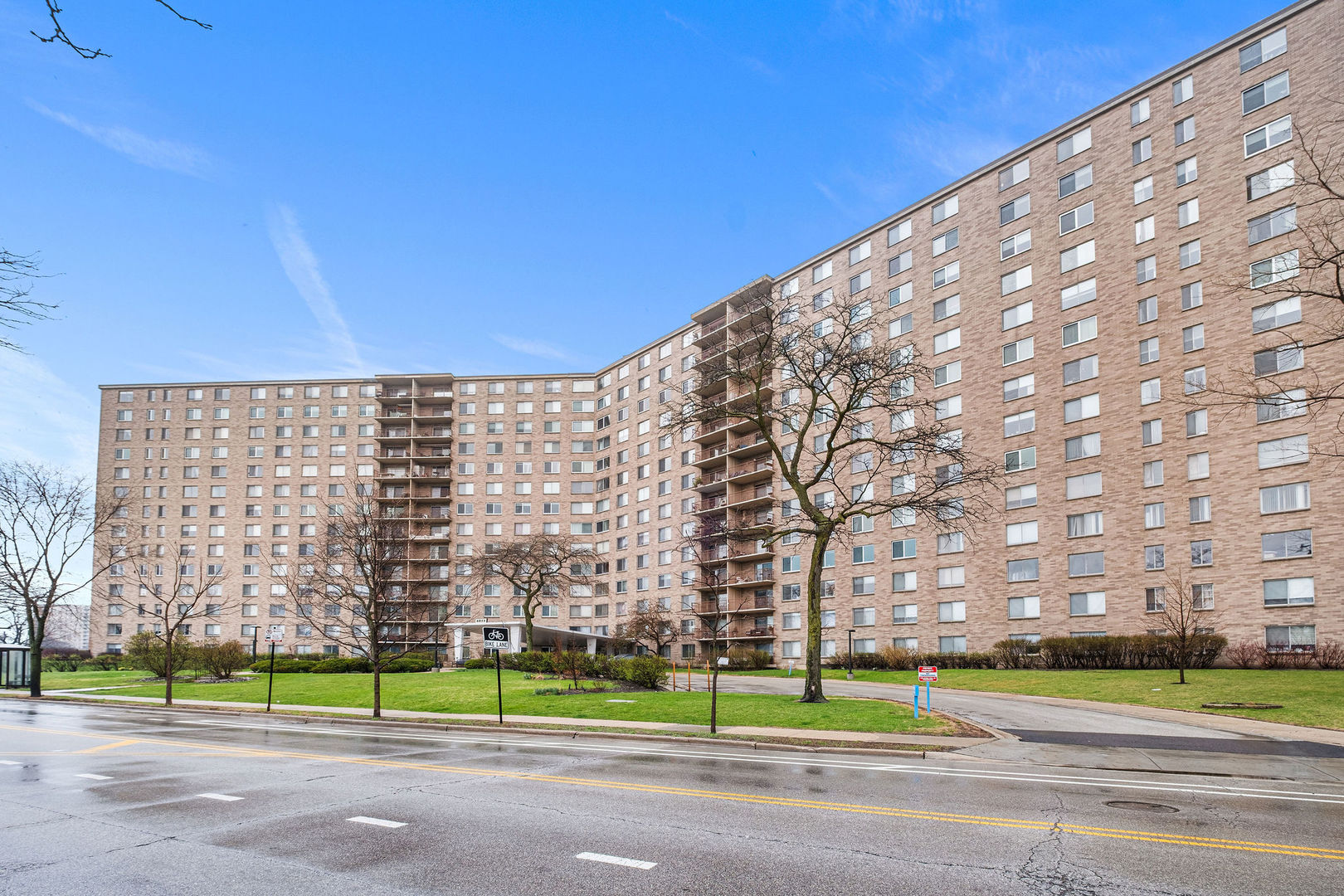 6833 N Kedzie Avenue Unit: 1404