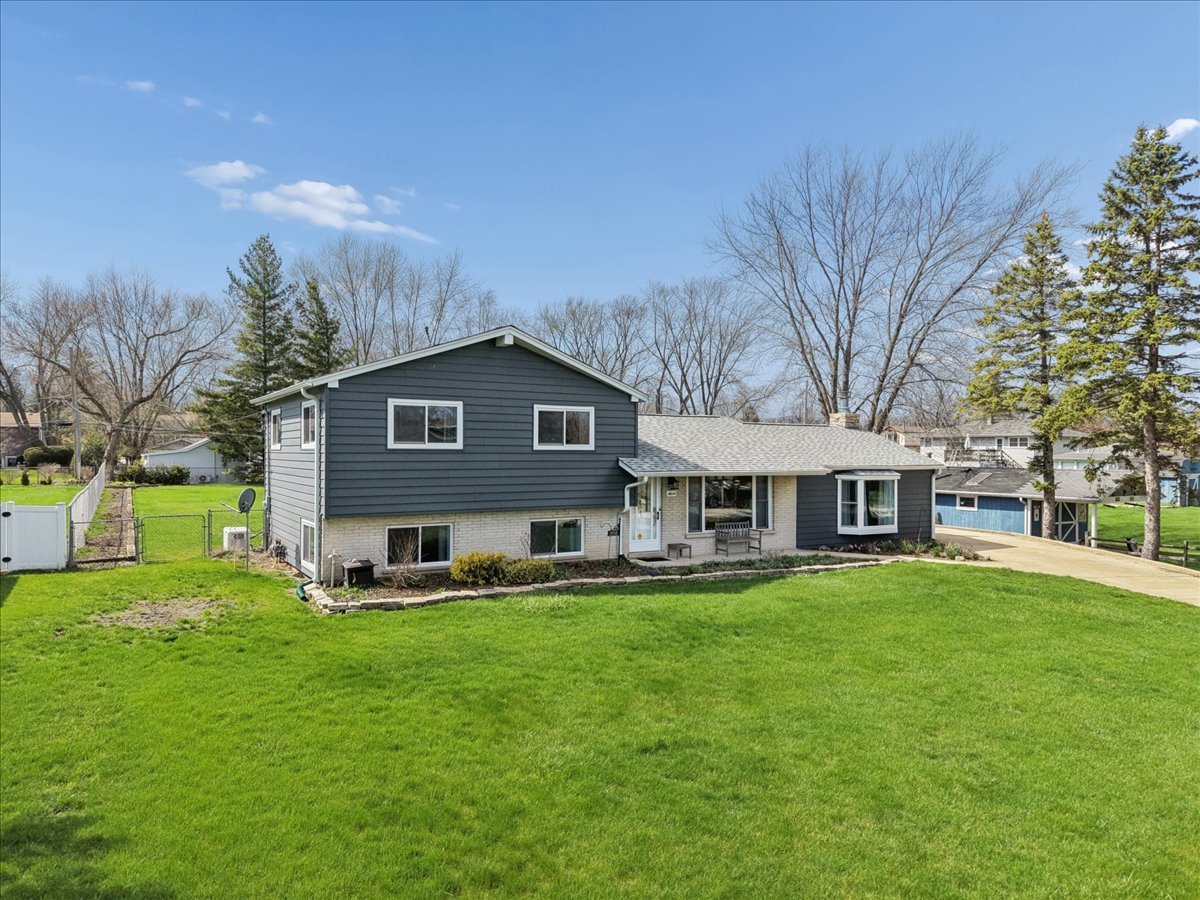 2N548 Pleasant Avenue