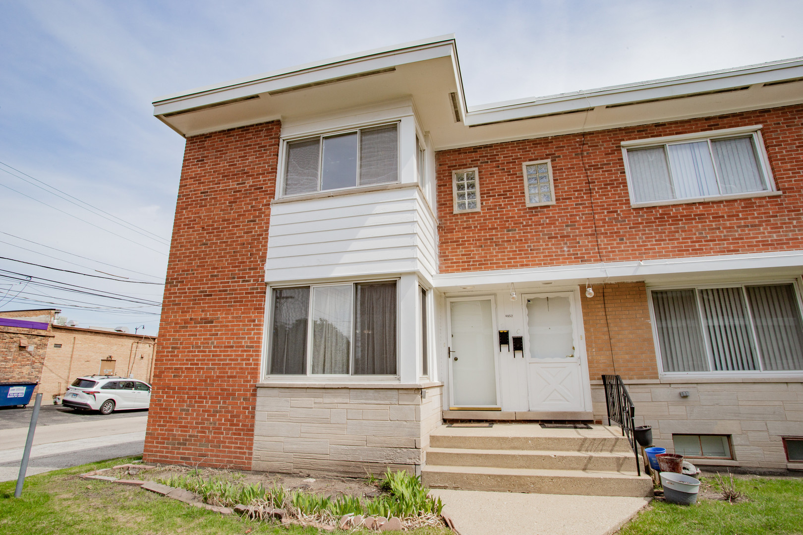 4852 Carol Street Unit: D