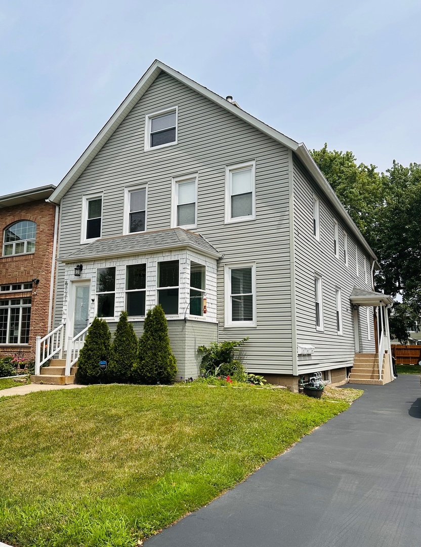 8133 Laramie Avenue Unit: 2S