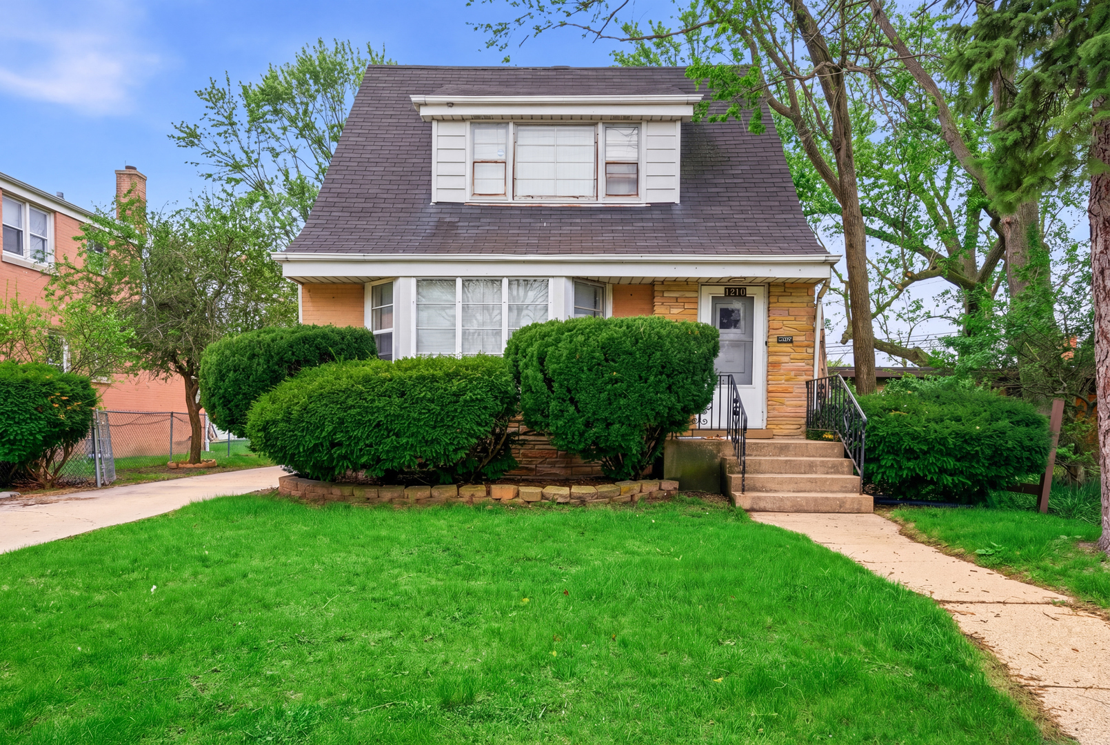 1216 N Northwest Highway