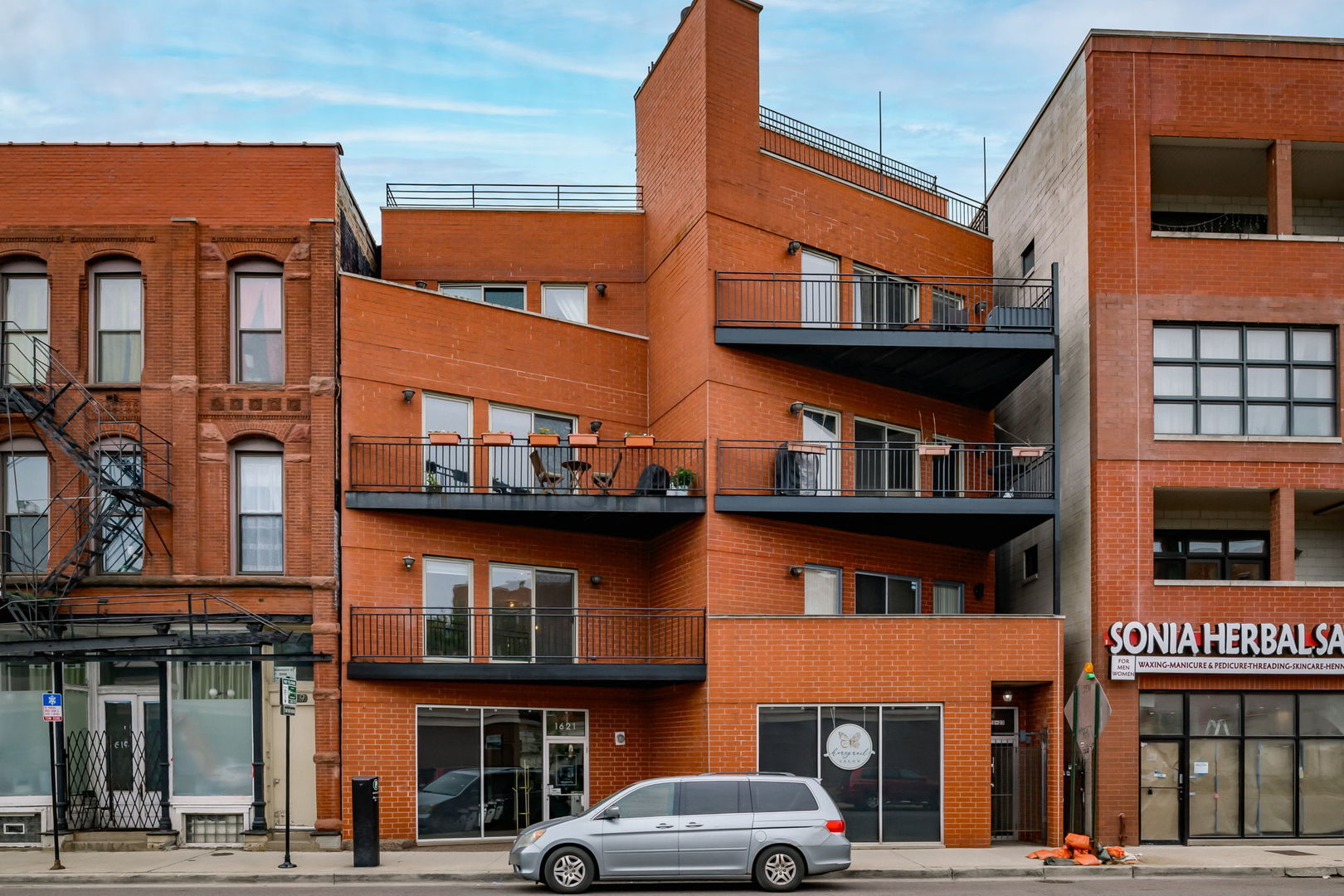 1621 W North Avenue Unit: 2E