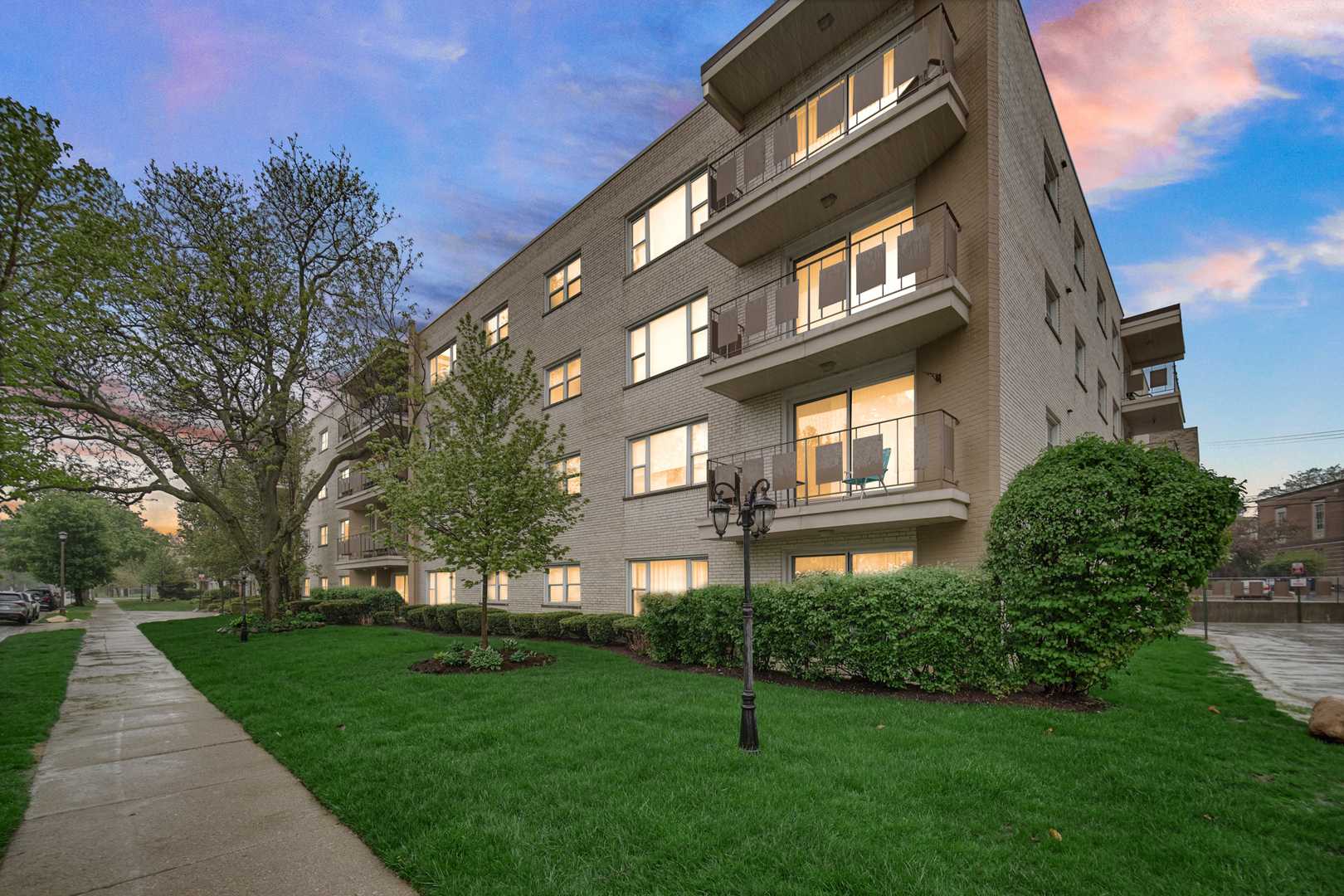 8210 ELMWOOD Street Unit: 314