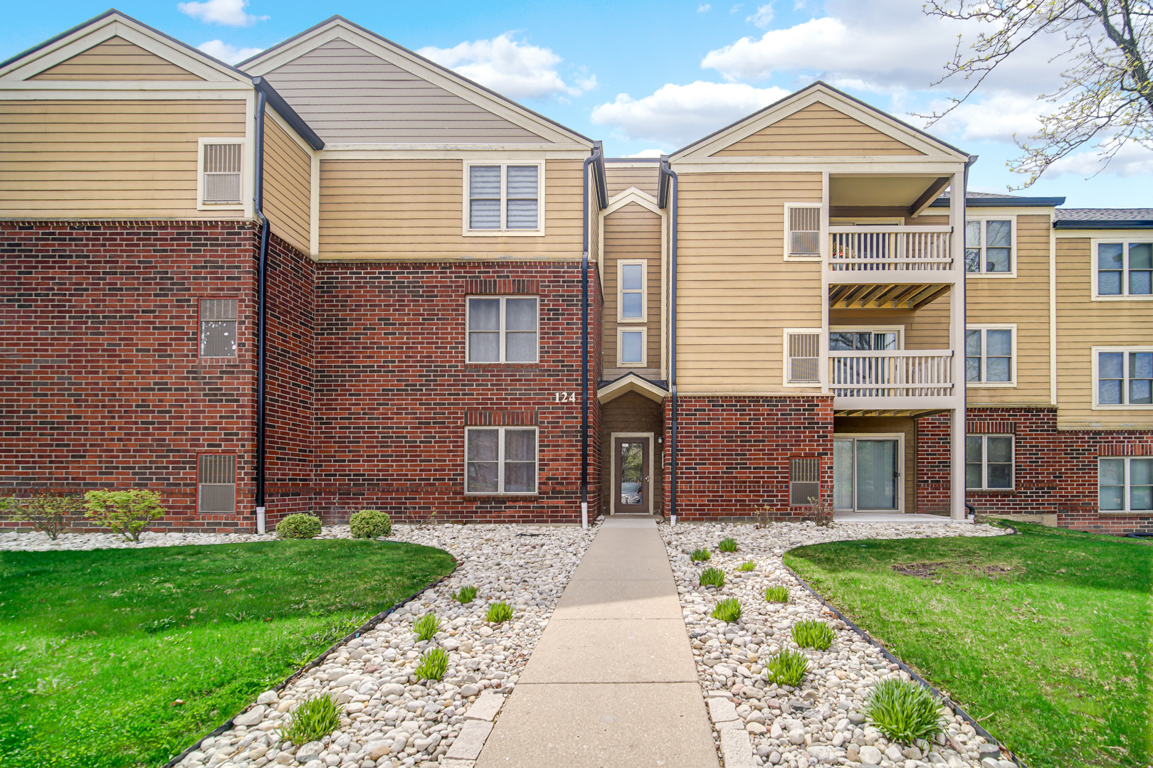 124 Glengarry Drive Unit: 302