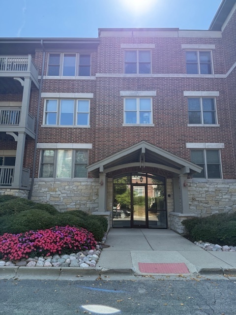 275 E Railroad Avenue Unit: 206