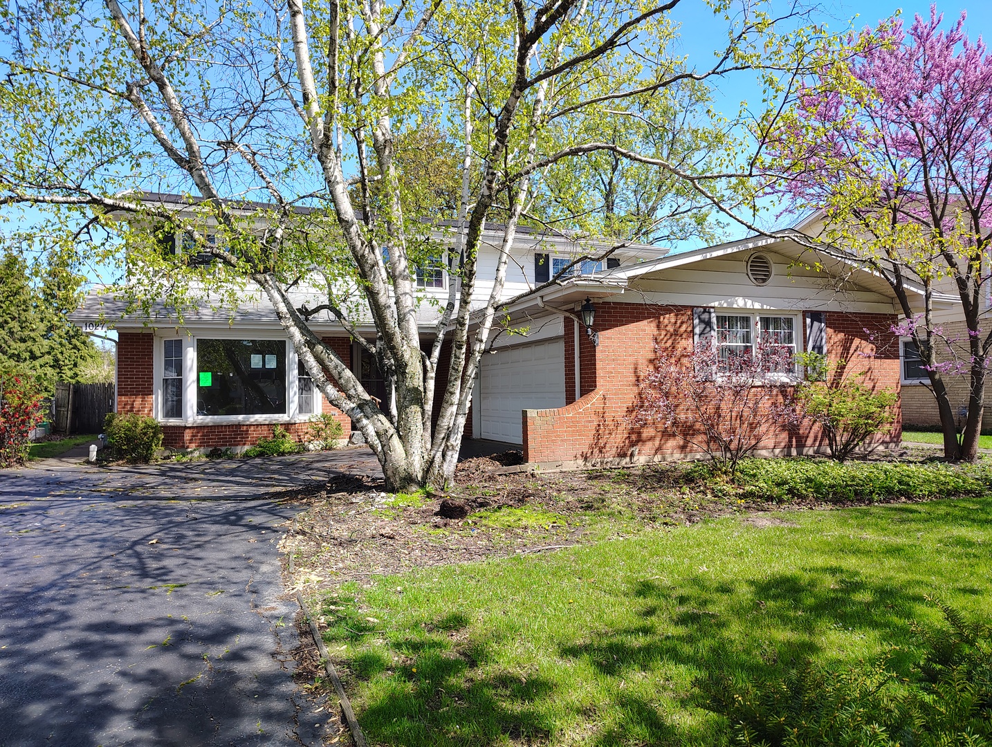 1027 Meadowlark Lane