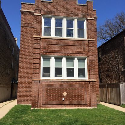 2604 W Argyle Street