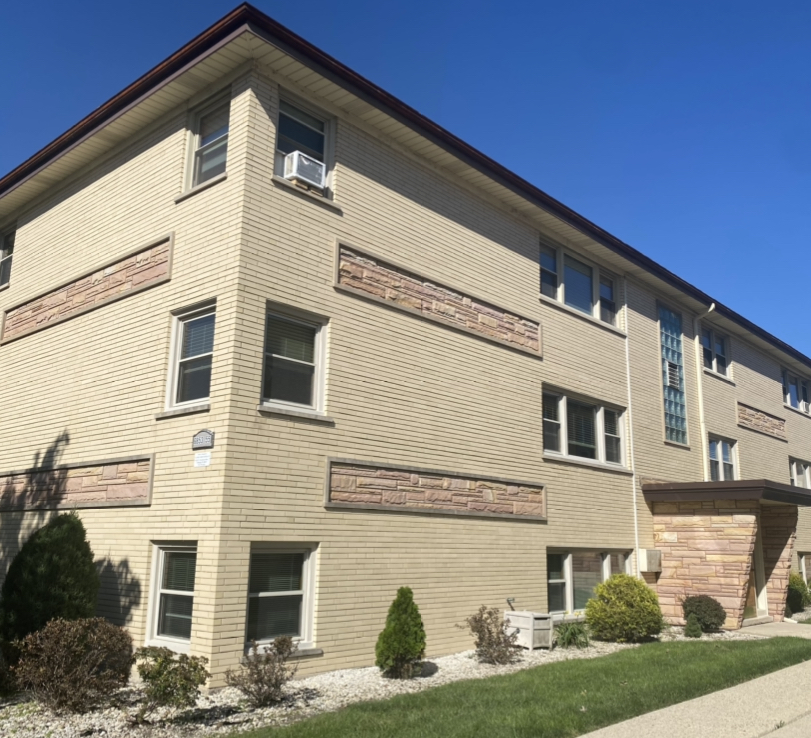 6855 N Olmsted Avenue Unit: 1N