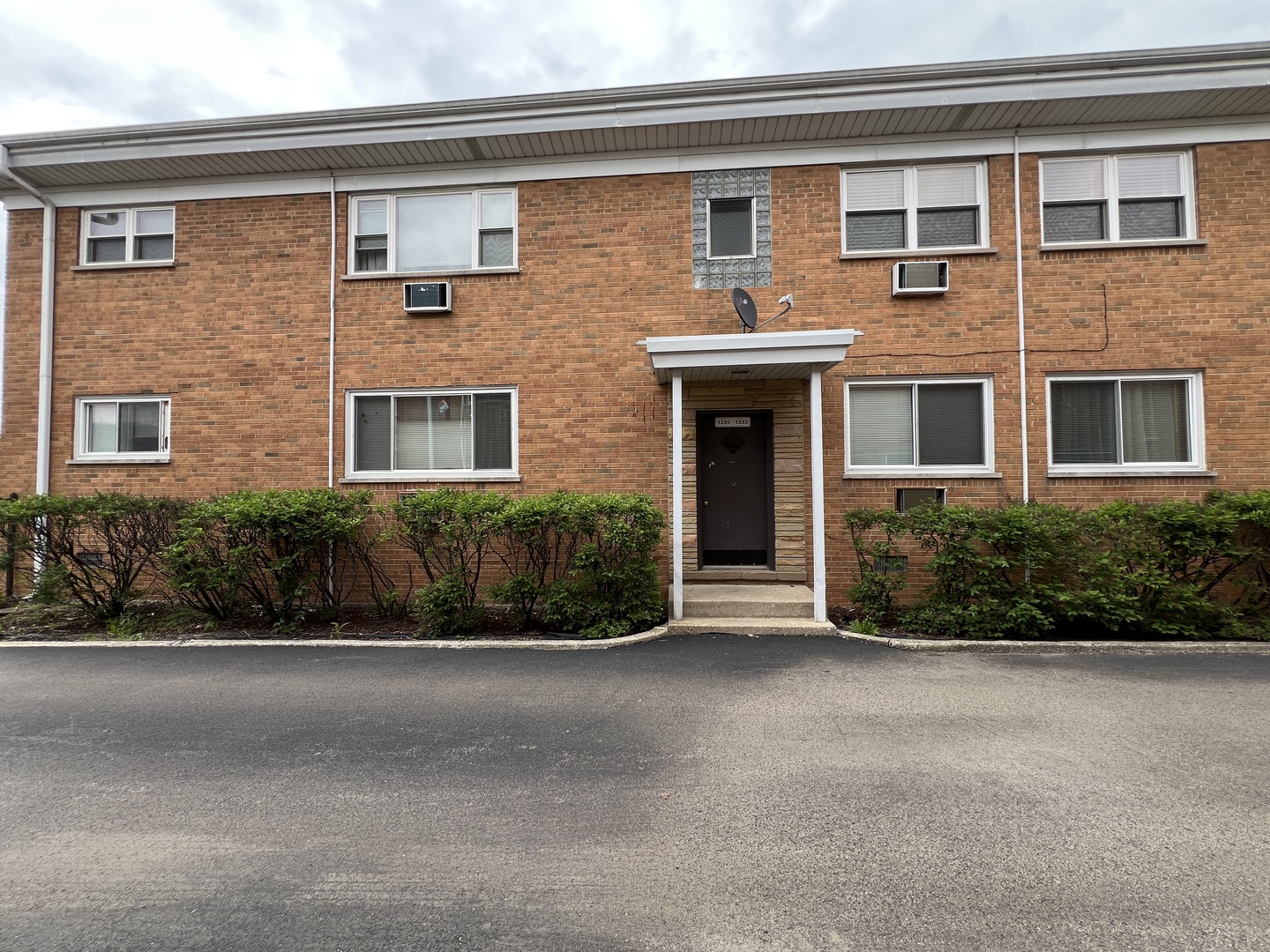 1220 Carol Street Unit: 2B