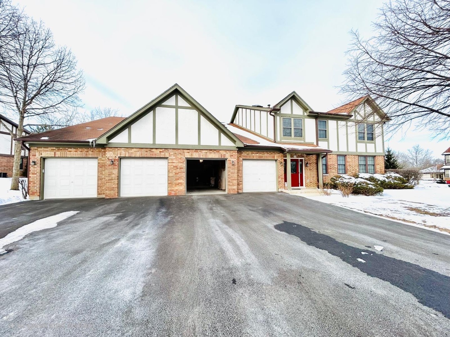 319 Deer Glen Way Unit: 2C