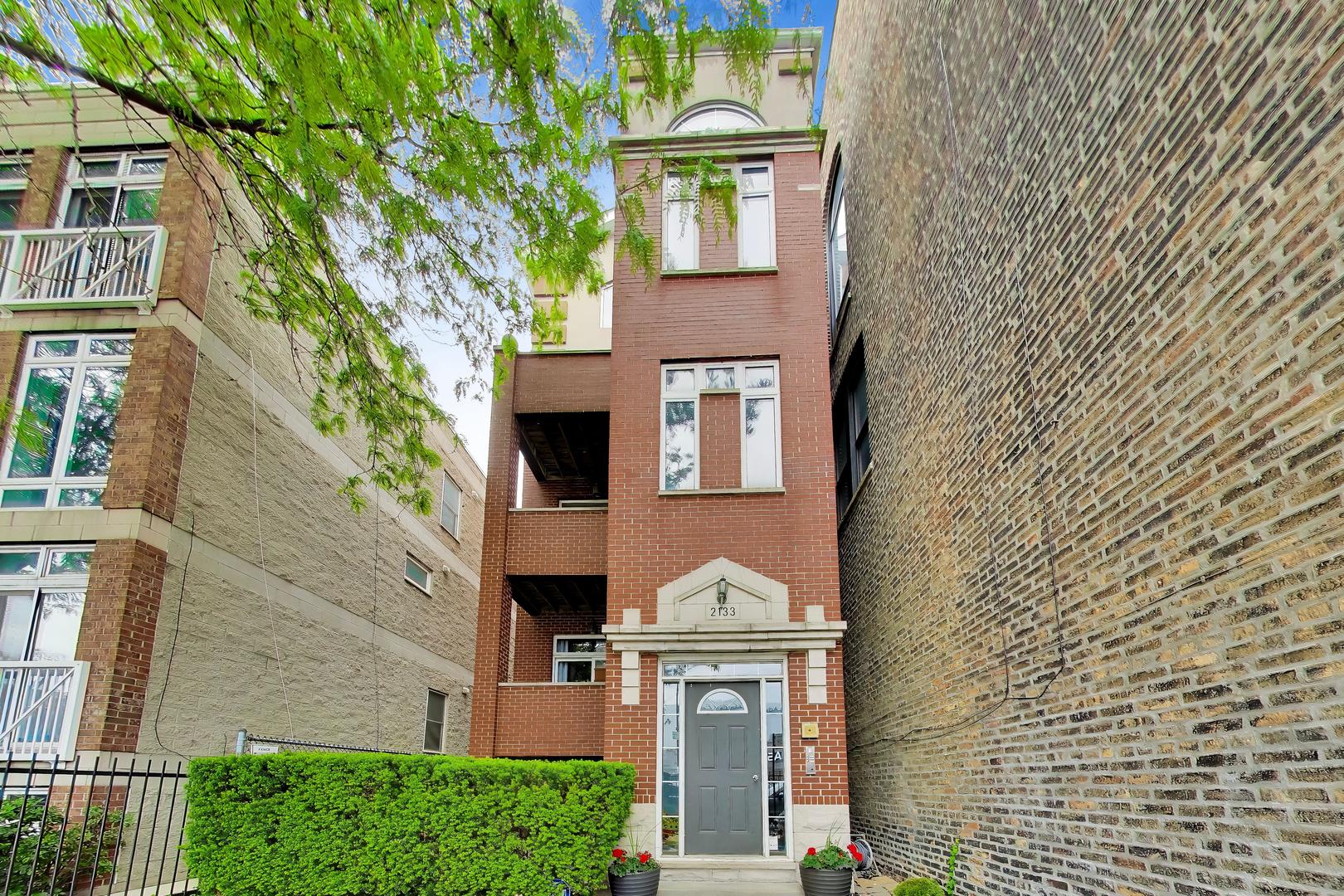 2133 N SOUTHPORT Avenue Unit: 3