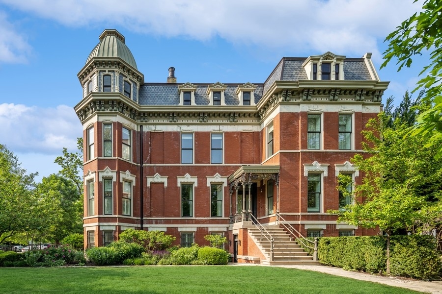 1407 N Hoyne Avenue