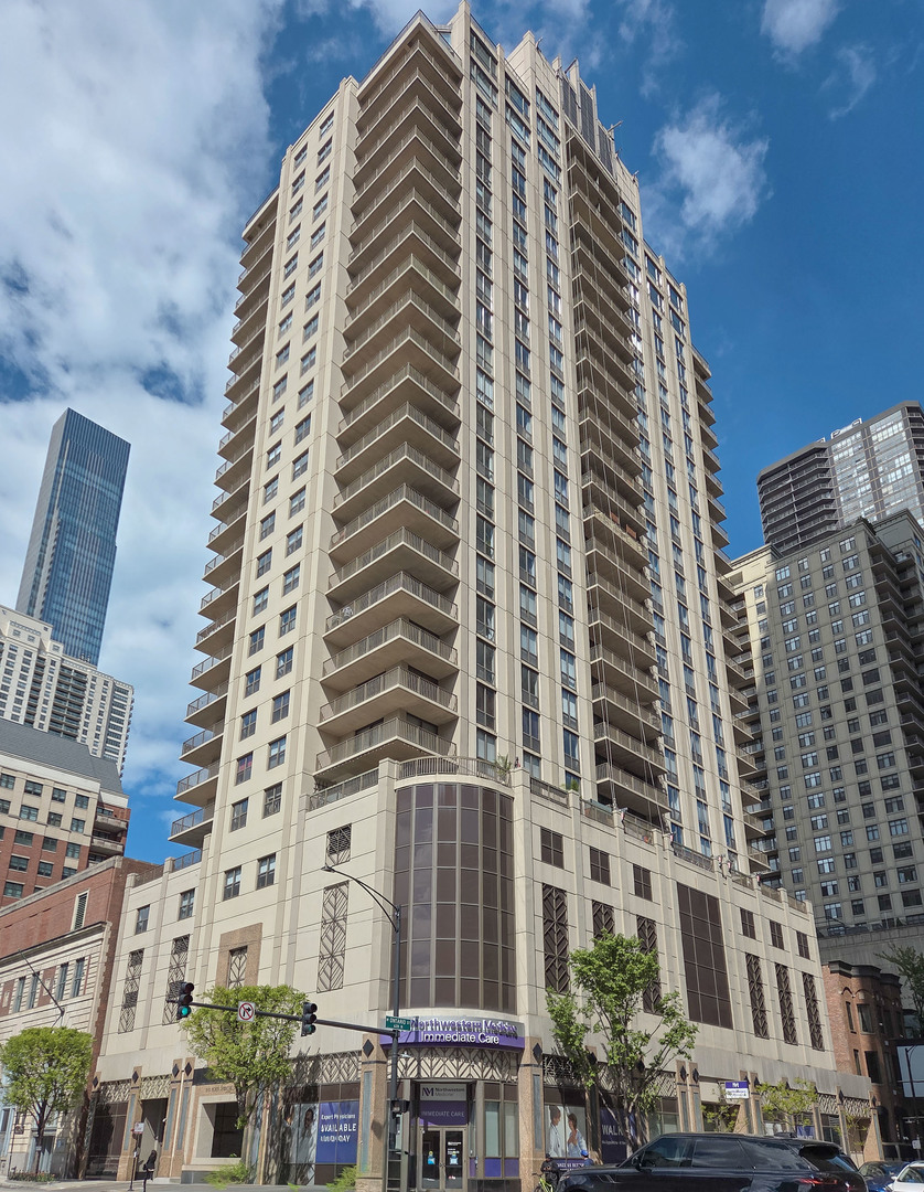 635 N Dearborn Street Unit: 701