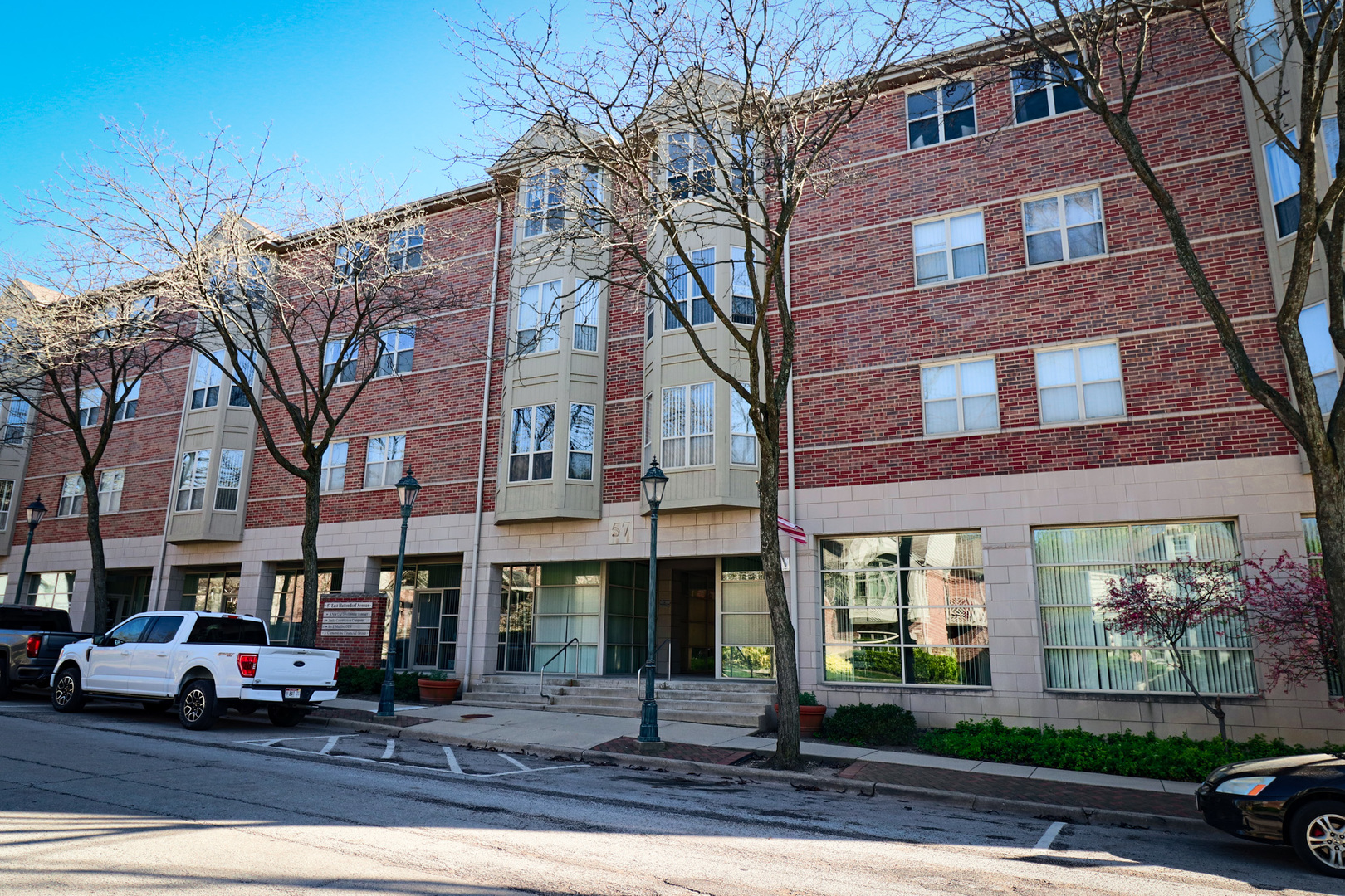 57 E Hattendorf Avenue Unit: 304