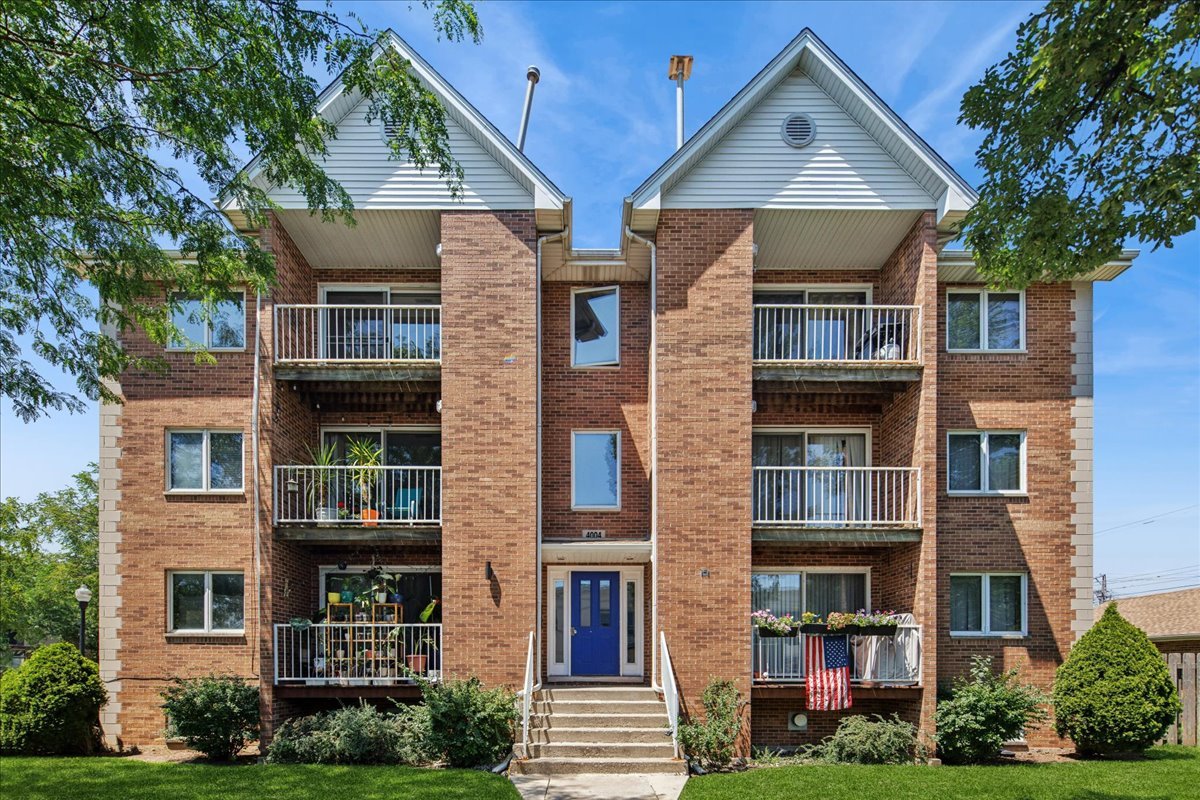 4004 N Monitor Avenue Unit: 3S