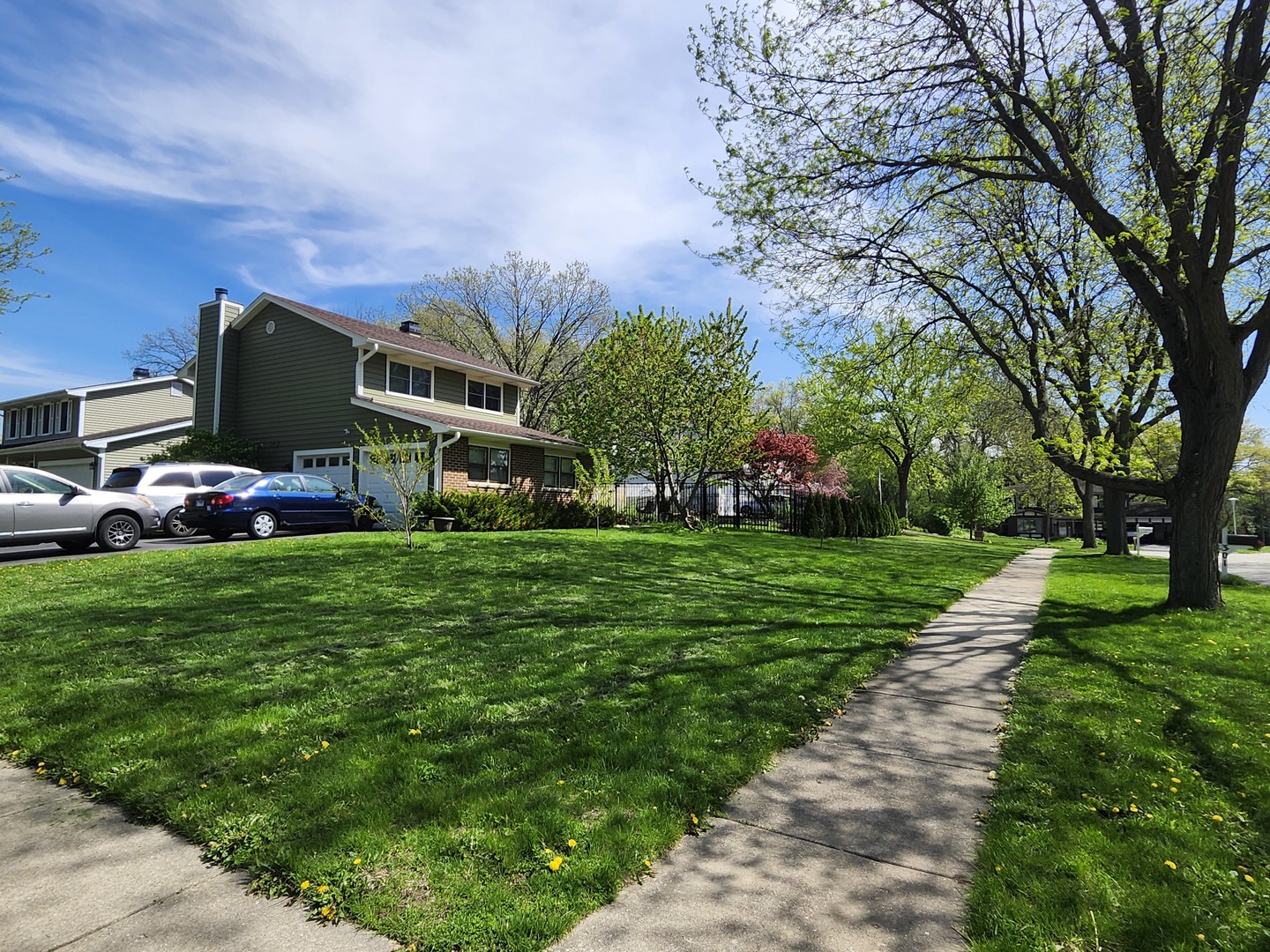 301 Oakbrook Court