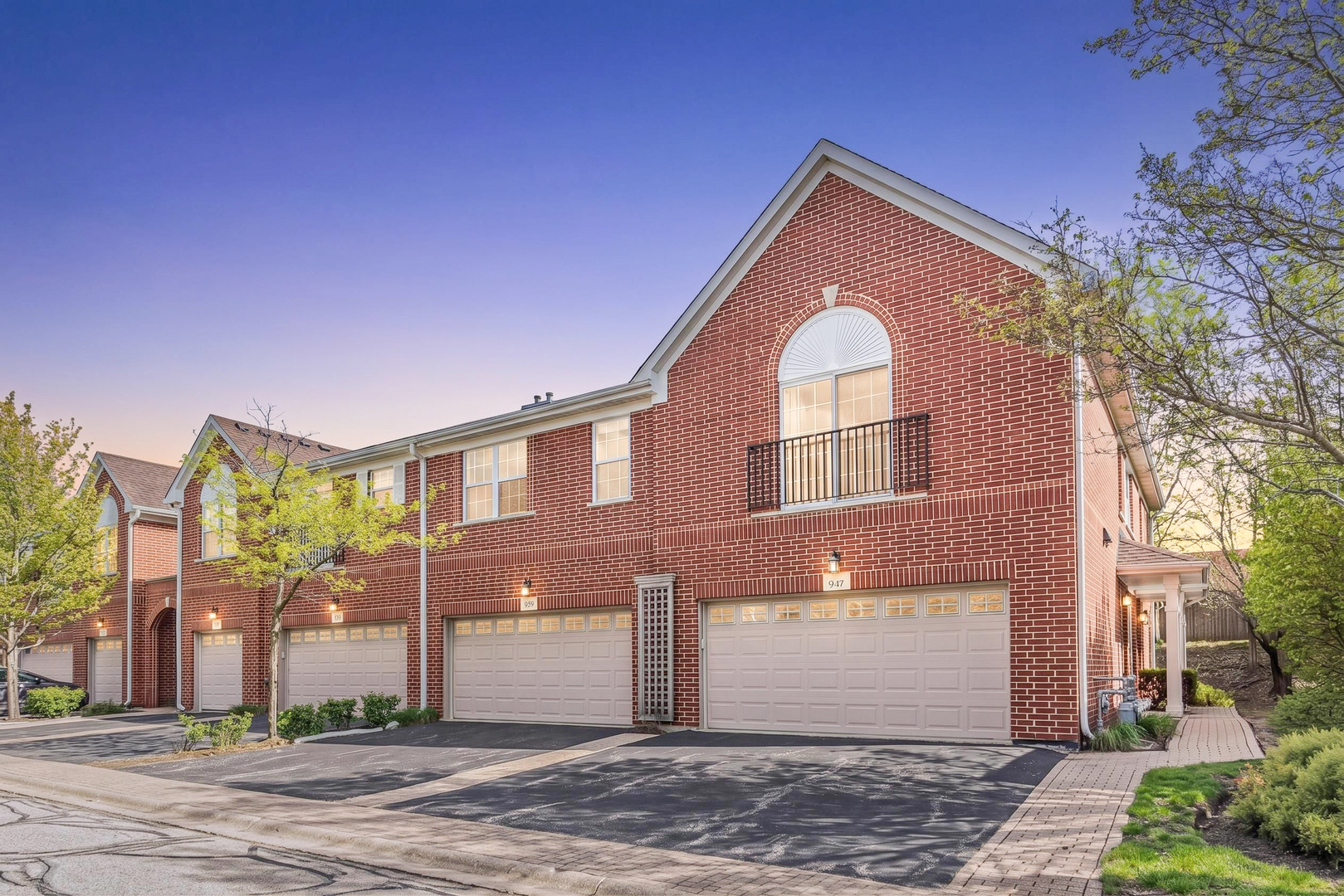 947 Kensington Drive Unit: 7-E3