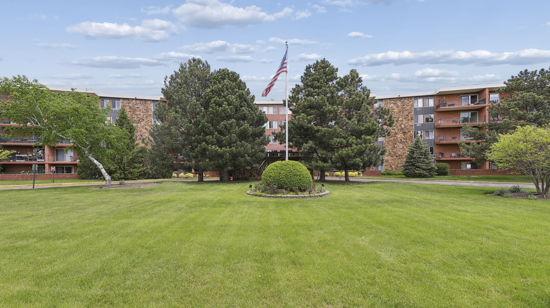 18 E Old Willow Road Unit: 504N