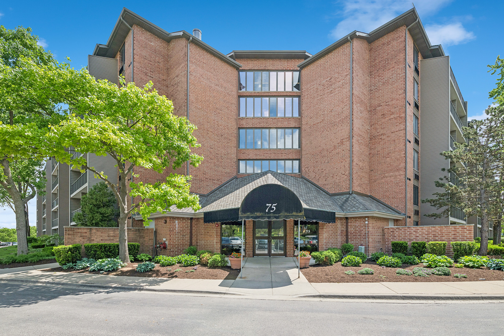 75 Kristin Circle Unit: 512
