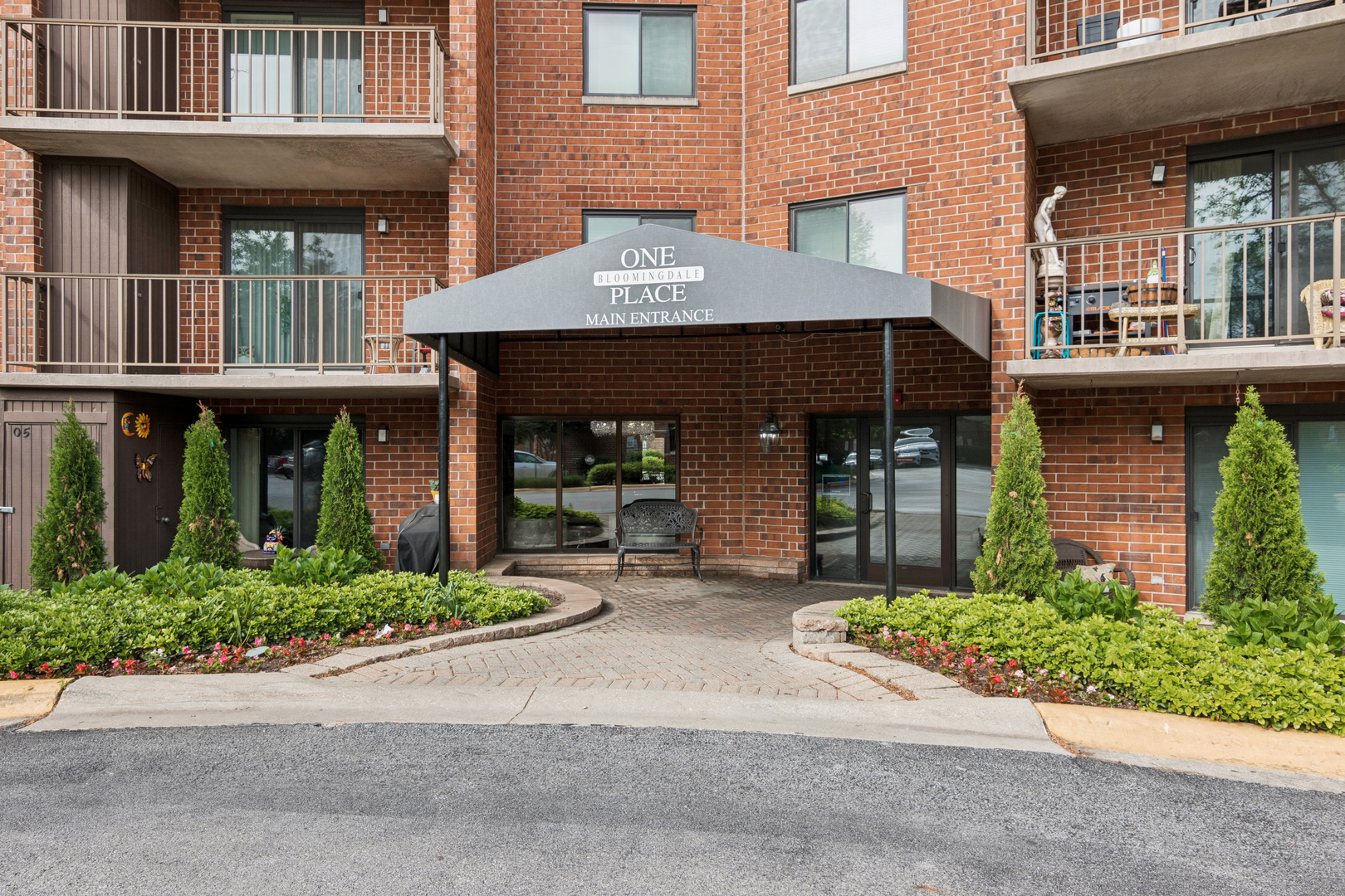 1 Bloomingdale Place Unit: 220