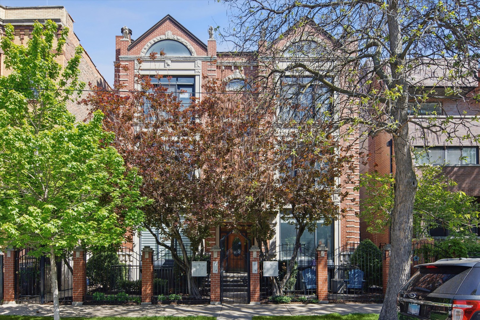 2024 W Iowa Street Unit: 3B