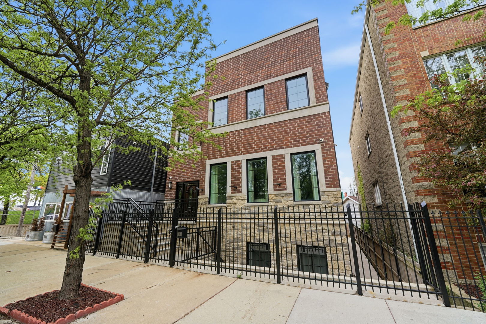 1443 N Cleaver Street