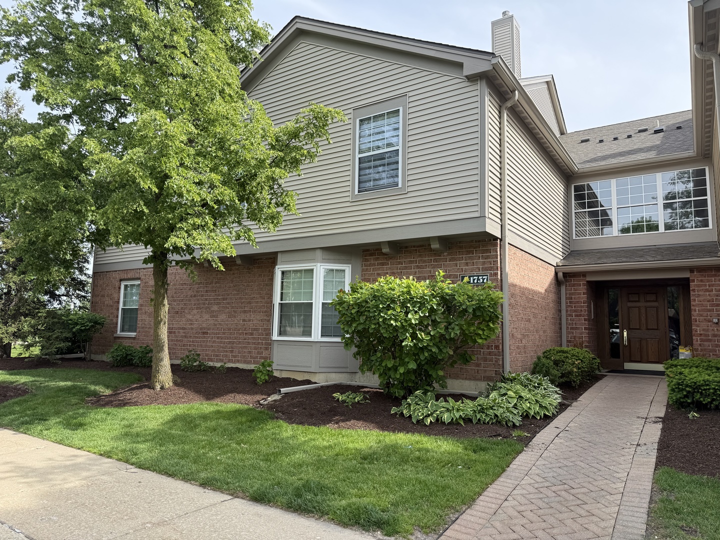 1757 Eastwood Court Unit: 4