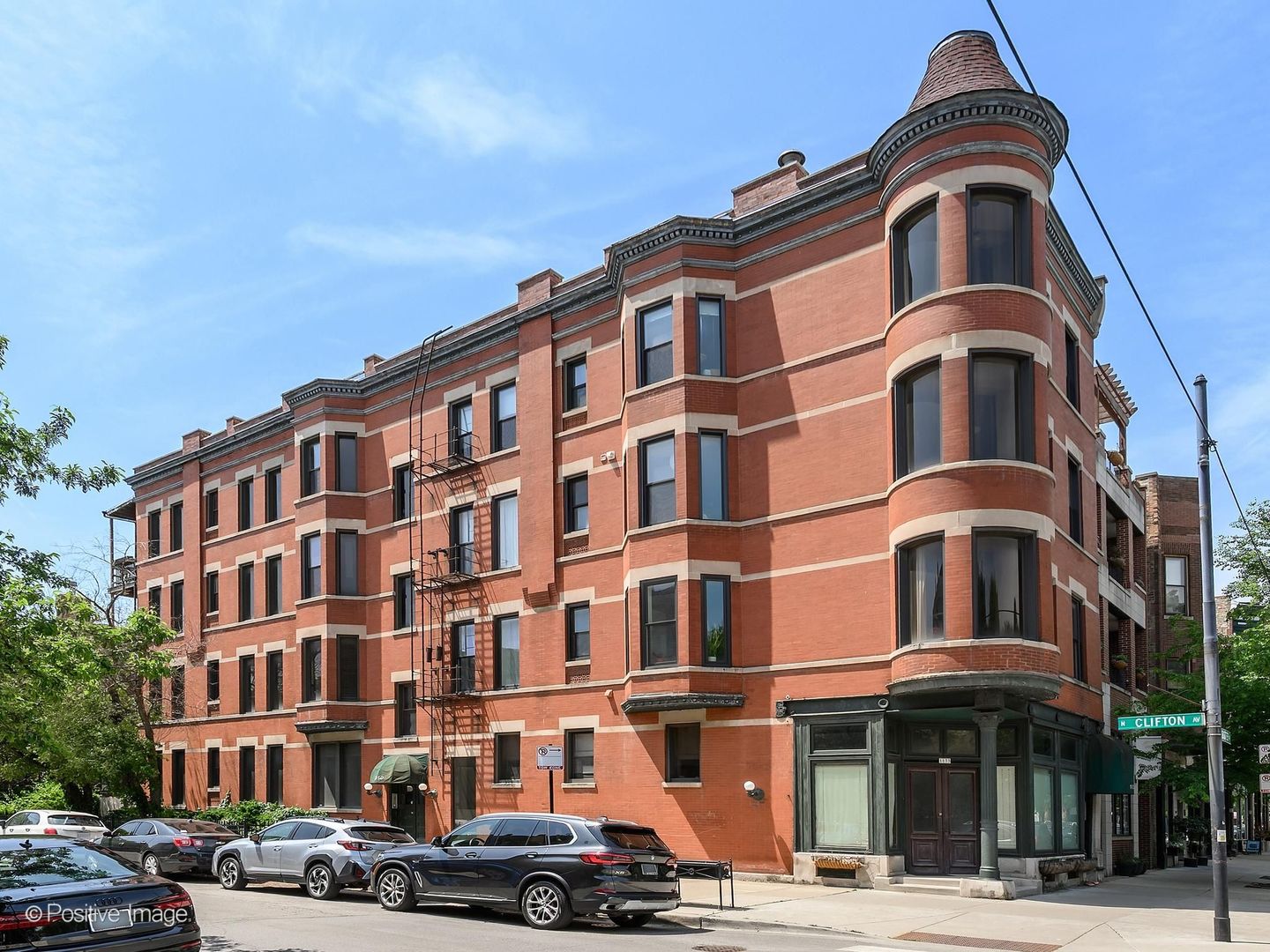 2150 N Clifton Avenue Unit: 3
