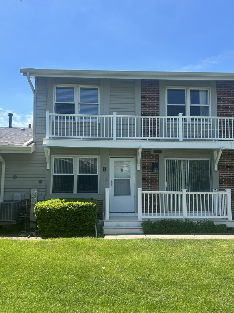 305 Northwestern Court Unit: B