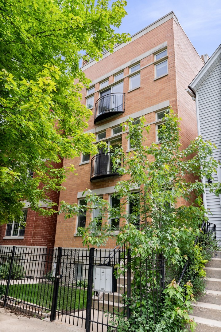 1929 N Sawyer Avenue Unit: 2