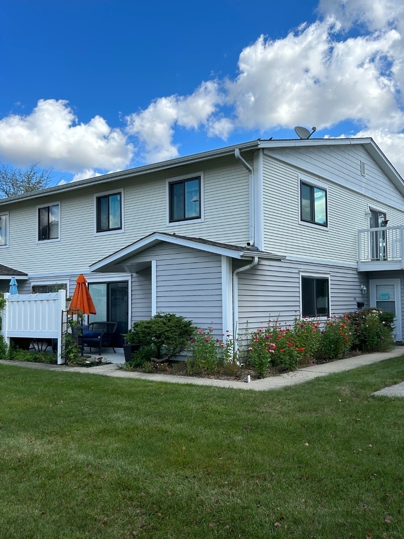 228 N Waterford Drive Unit: 12C